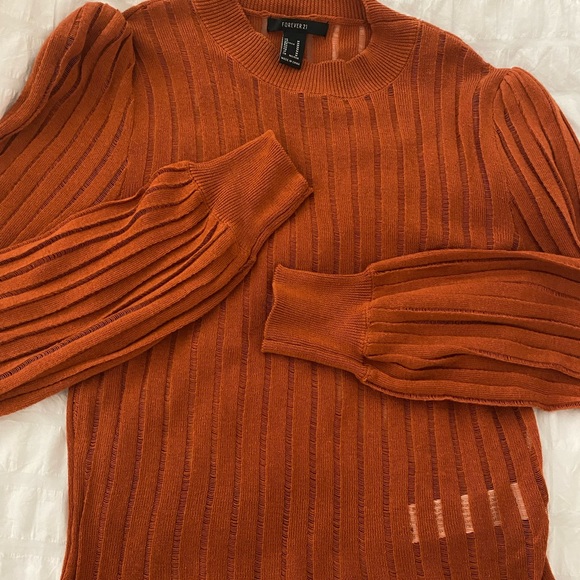 Never worn before Forever 21 long sleeve - Picture 2 of 3